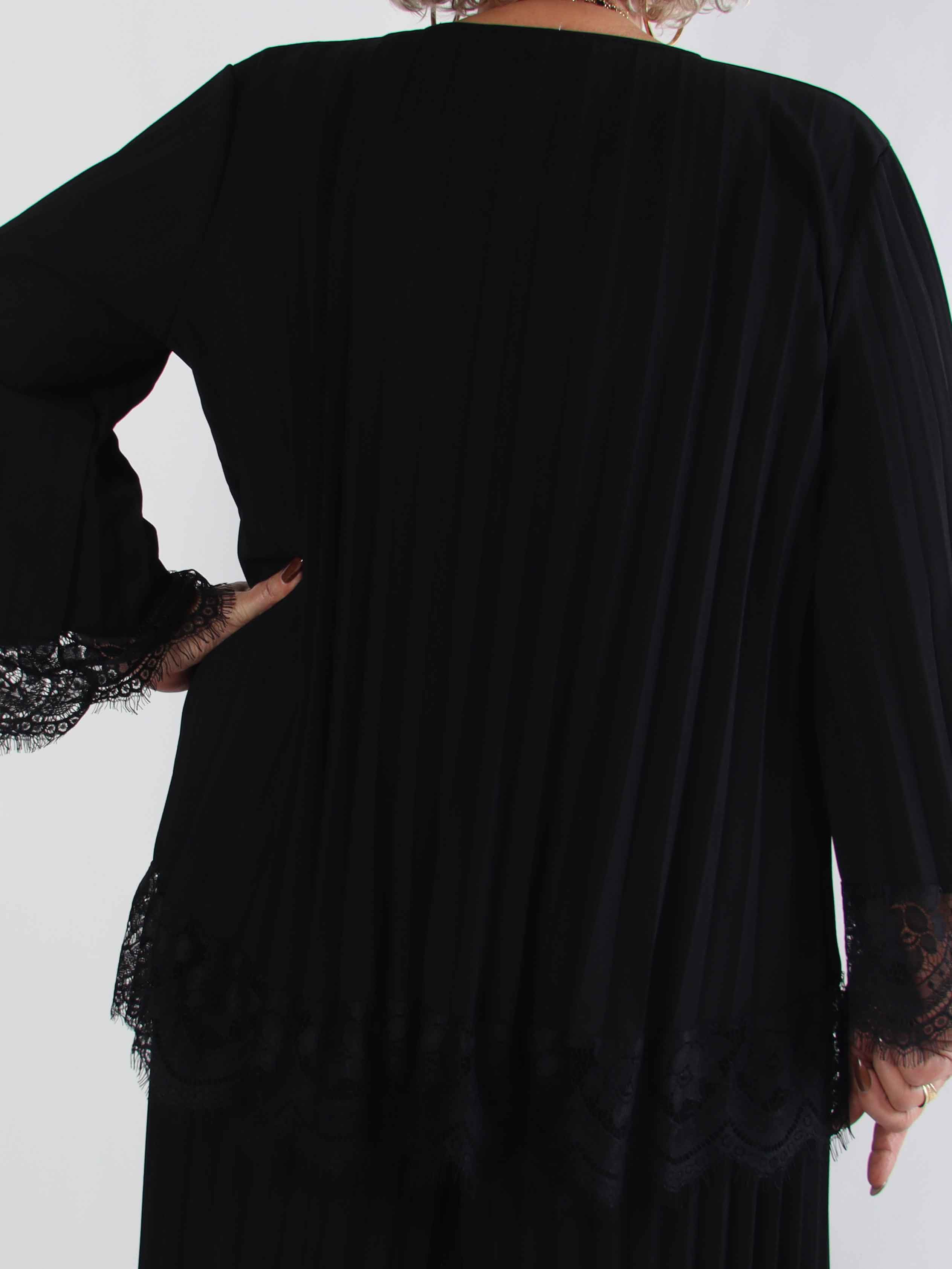 Amica - Plisseret plus size sæt med blondedekant